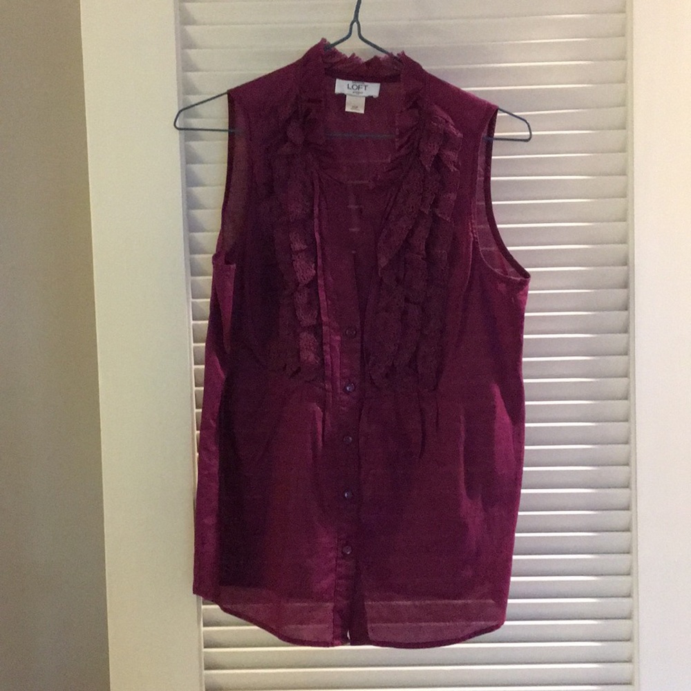 Ann Taylor loft fuscia button down sleeveless top